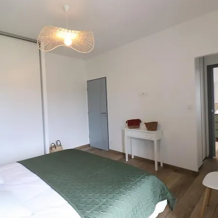 Maison De Charme Avec Balcon, Proche De Salers Et Puy Mary, Equipements Modernes, Parking Prive. - Fr-1-742-533