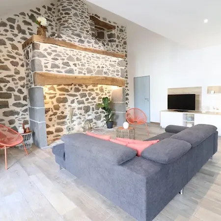 Maison De Charme Avec Balcon, Proche De Salers Et Puy Mary, Equipements Modernes, Parking Prive. - Fr-1-742-533 別荘 Anglards-de-Salers