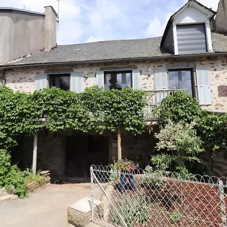 Maison De Charme Avec Balcon, Proche De Salers Et Puy Mary, Equipements Modernes, Parking Prive. - Fr-1-742-533 別荘 *